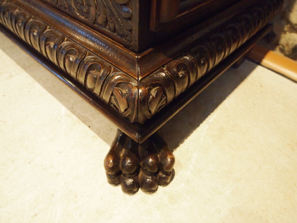 Chest trunk fine Italian Walnut Cassone c1780 View VII