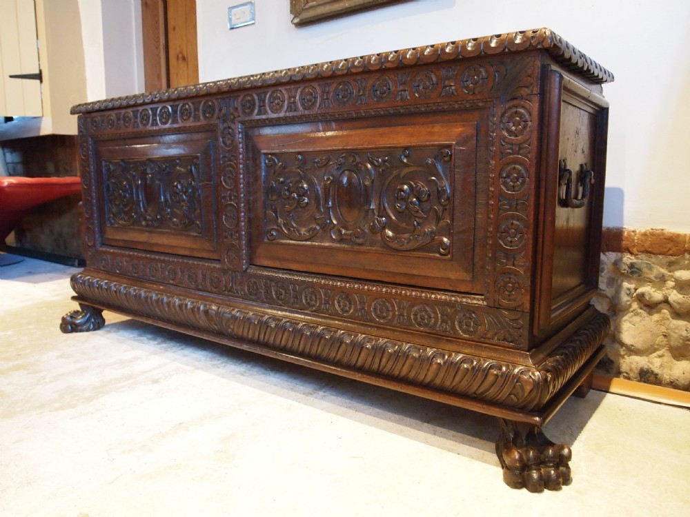 Chest trunk fine Italian Walnut Cassone c1780 View VIII