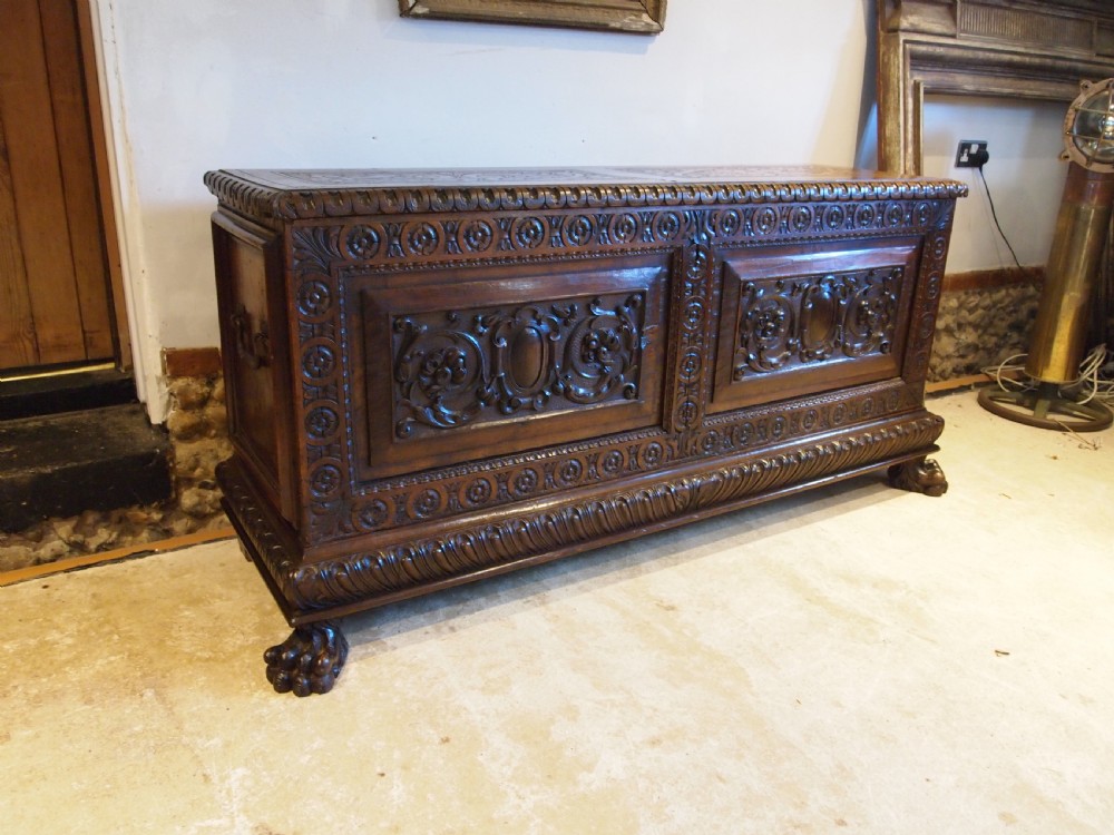 Chest trunk fine Italian Walnut Cassone c1780 View XI