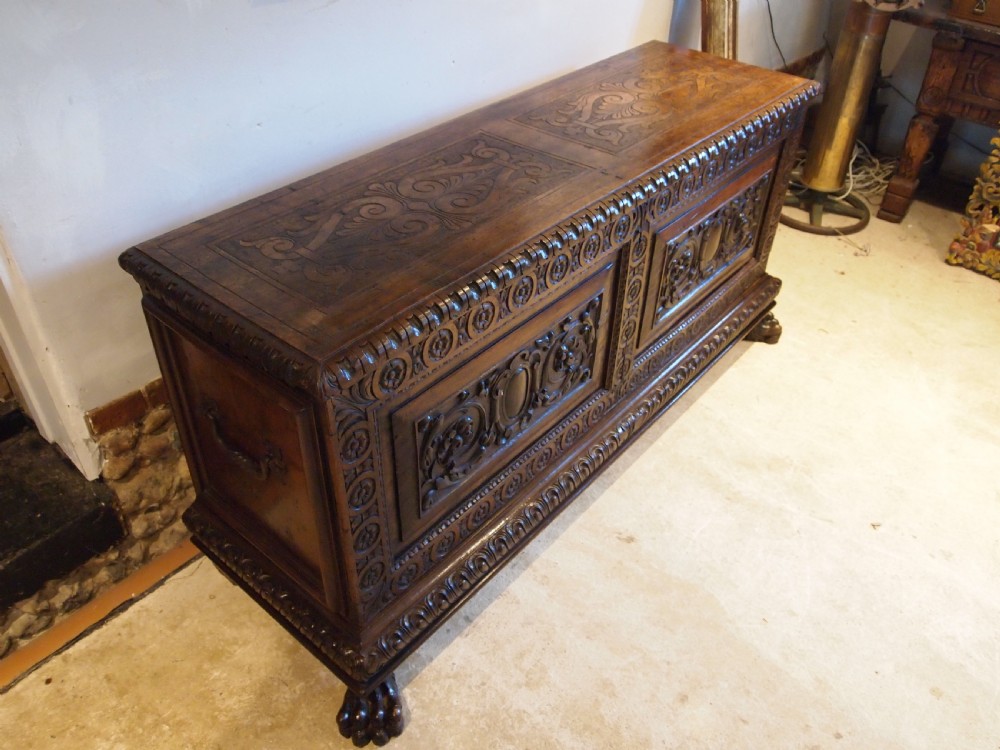 Chest trunk fine Italian Walnut Cassone c1780 View XIII
