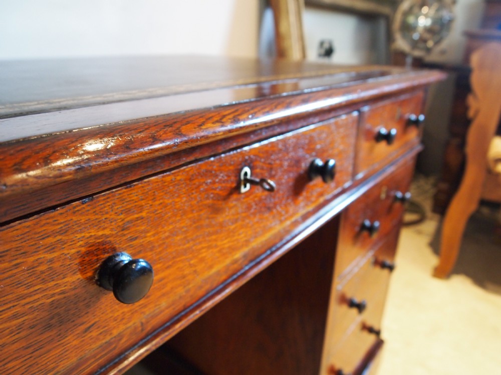 Desk stunning Victorian Oak 3 part c1880 View VI
