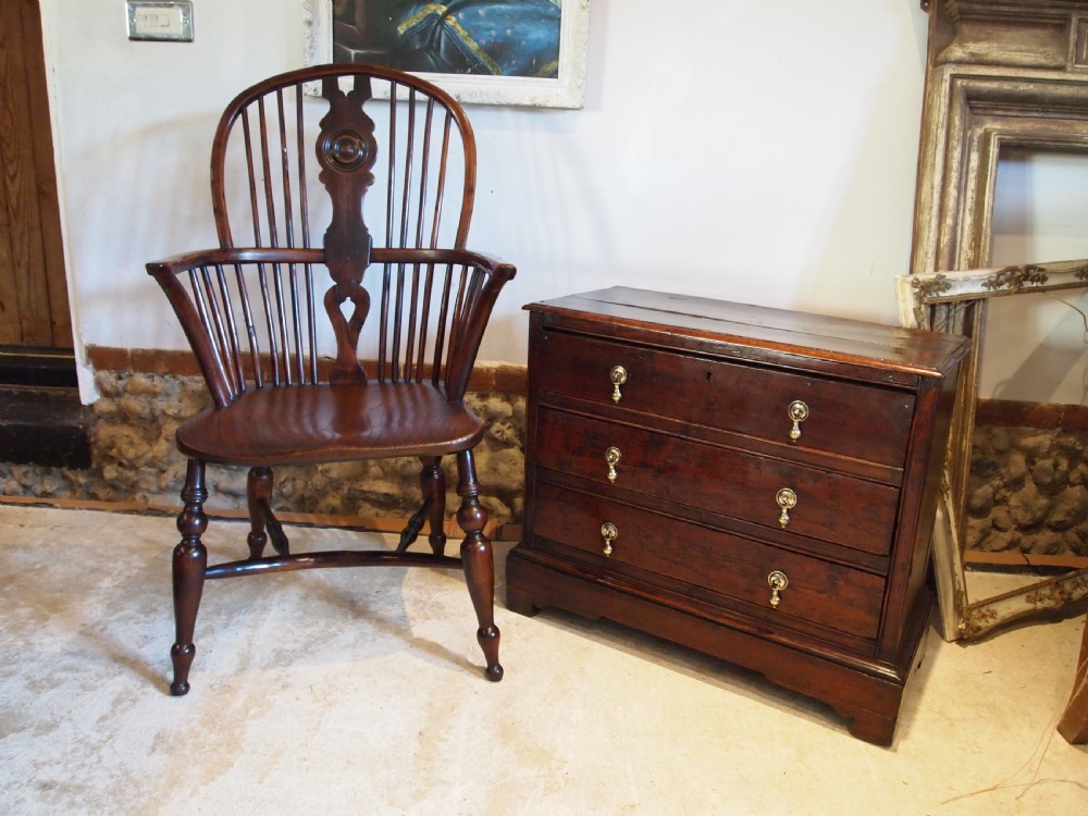 Chest of drawers Elm small Queen Anne c1700 View II