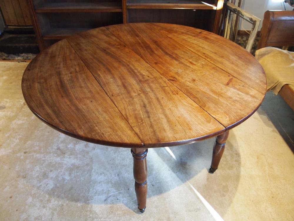 Table dining kitchen French Walnut seats 6 Victorian c1880