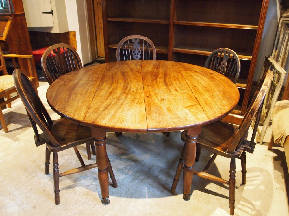 Table dining kitchen French Walnut seats 6 Victorian c1880 View II