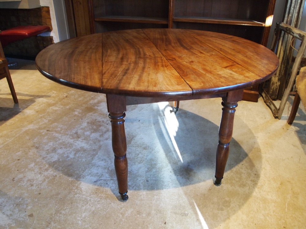 Table dining kitchen French Walnut seats 6 Victorian c1880 View III