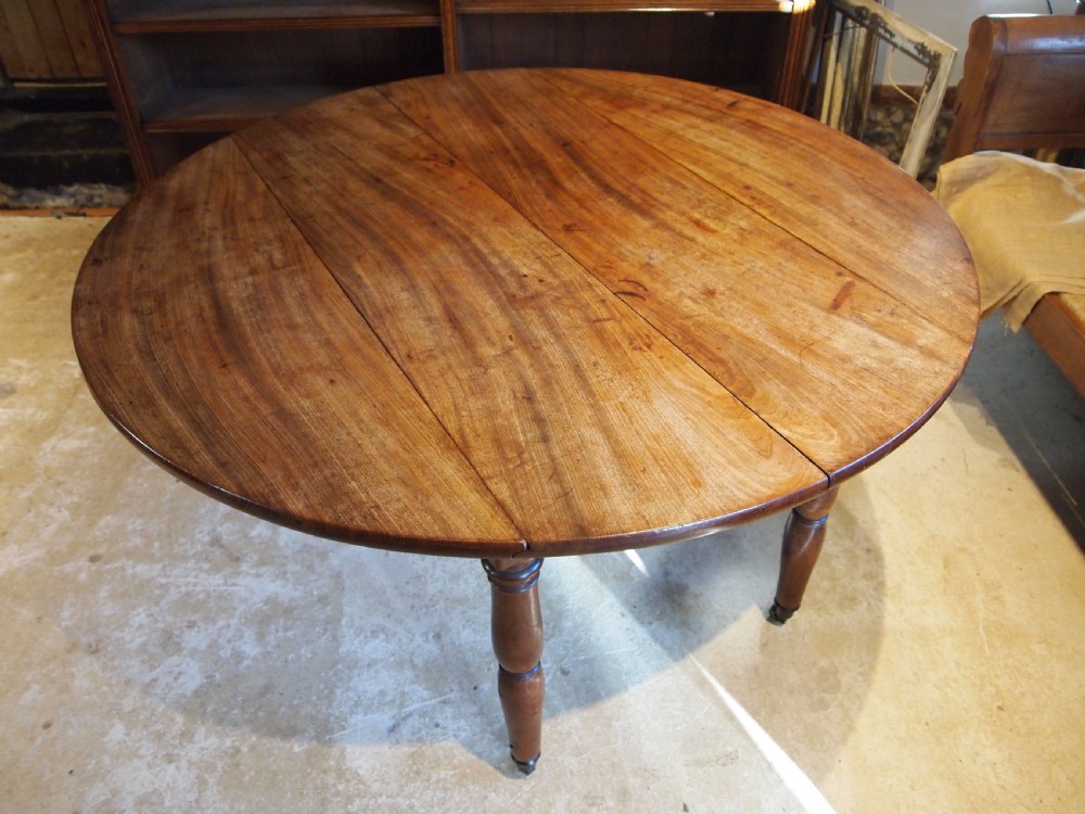Table dining kitchen French Walnut seats 6 Victorian c1880 View VII