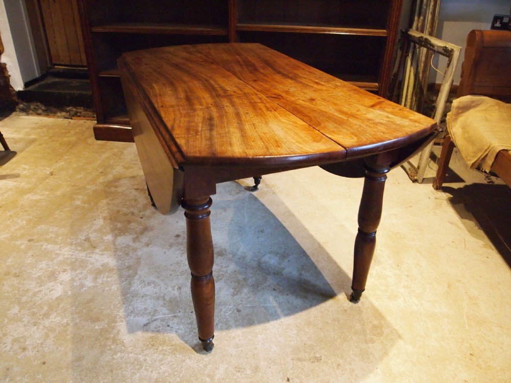 Table dining kitchen French Walnut seats 6 Victorian c1880 View VIII