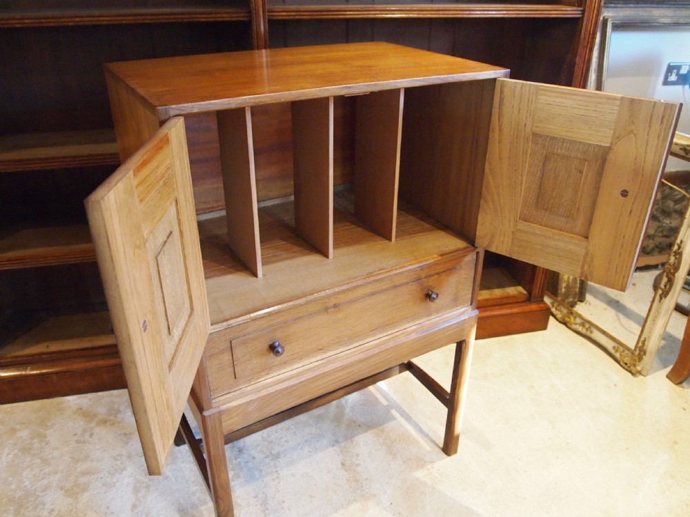 Cupboard chest Cotswold School type fine quality Chestnut c1930 View II