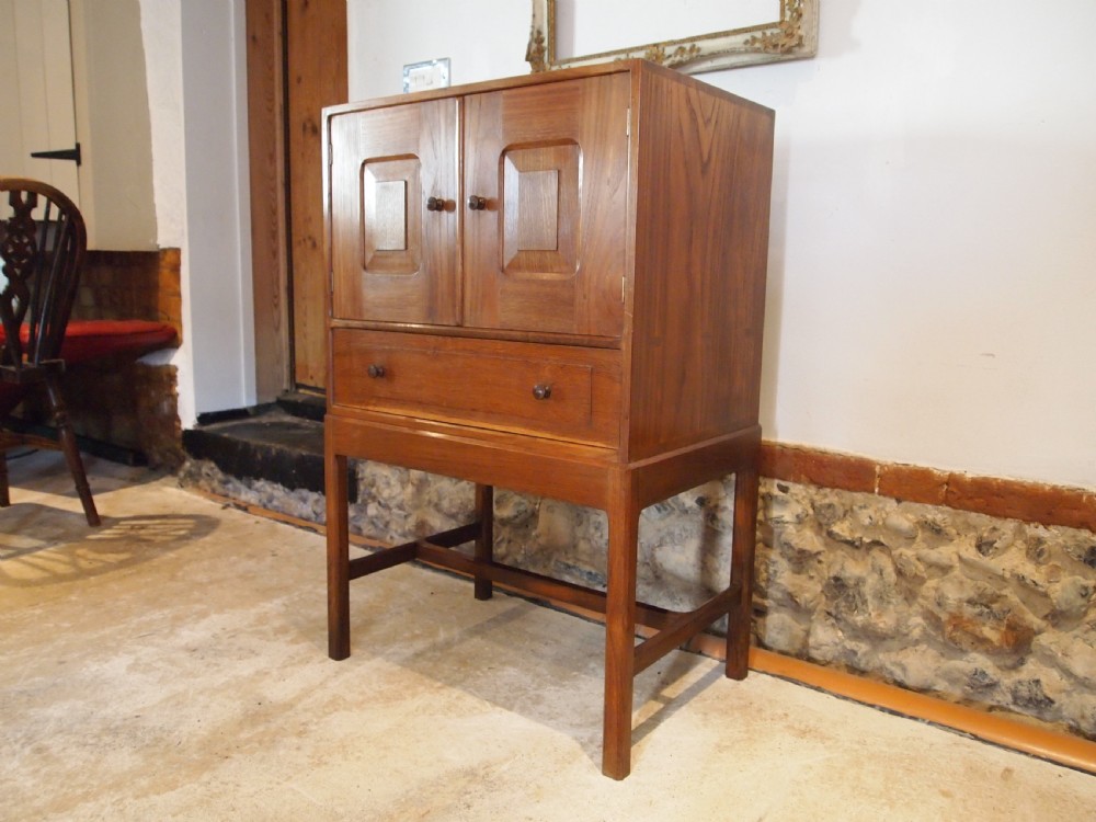 Cupboard chest Cotswold School type fine quality Chestnut c1930 View V