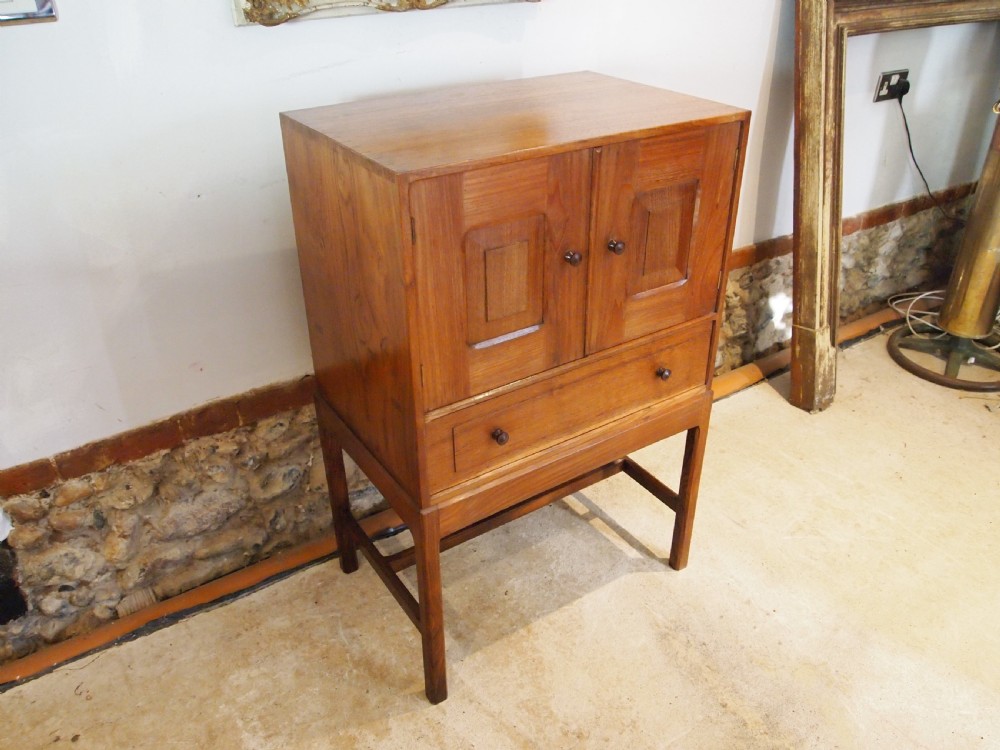 Cupboard chest Cotswold School type fine quality Chestnut c1930 View X