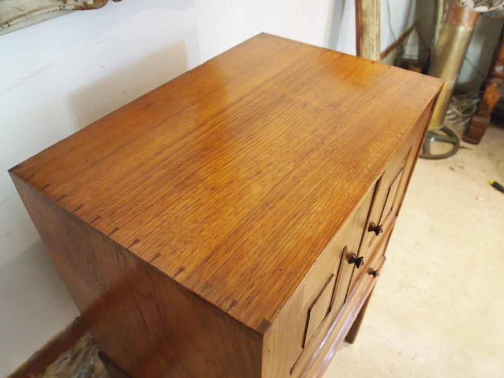 Cupboard chest Cotswold School type fine quality Chestnut c1930 View XIV