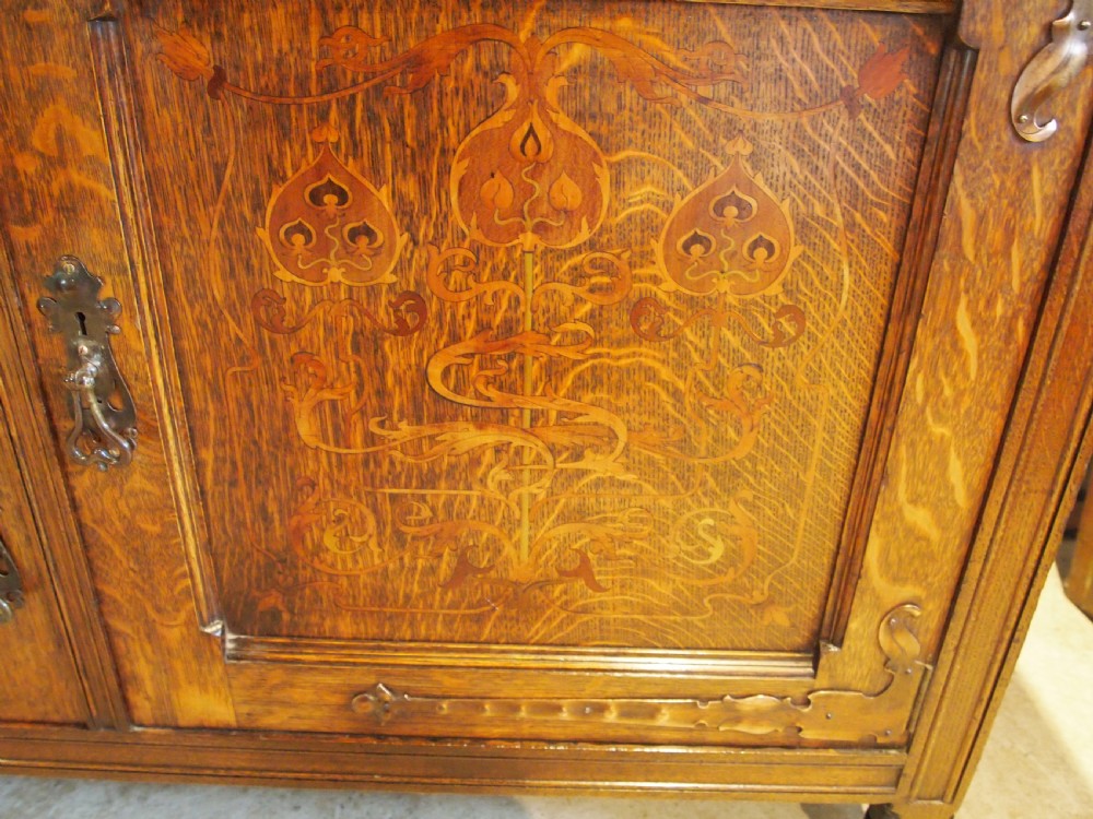 Sideboard dresser Arts and Crafts Shapland and Petter Oak c1900 View III