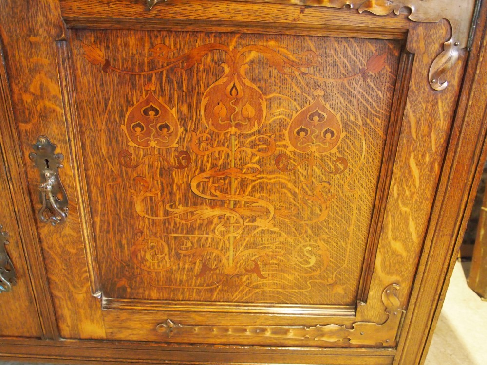 Sideboard dresser Arts and Crafts Shapland and Petter Oak c1900 View XIII