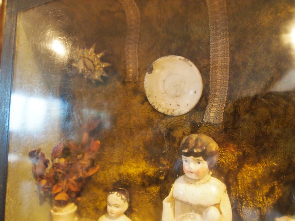 Diorama wounderful early Victorian folk art family c1840 View II