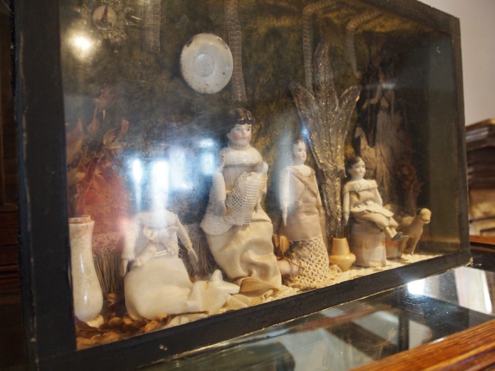 Diorama wounderful early Victorian folk art family c1840 View VII