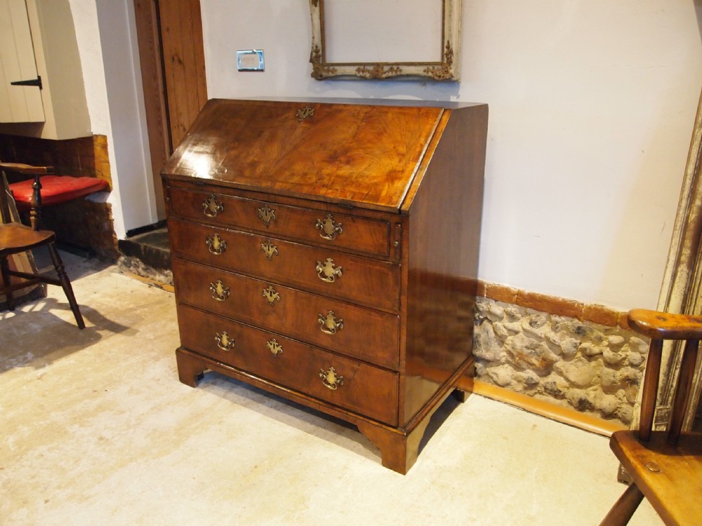 Bureau stunning George I Walnut feather banded desk small c1720 View III