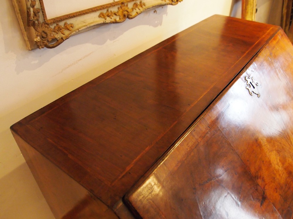 Bureau stunning George I Walnut feather banded desk small c1720 View IV