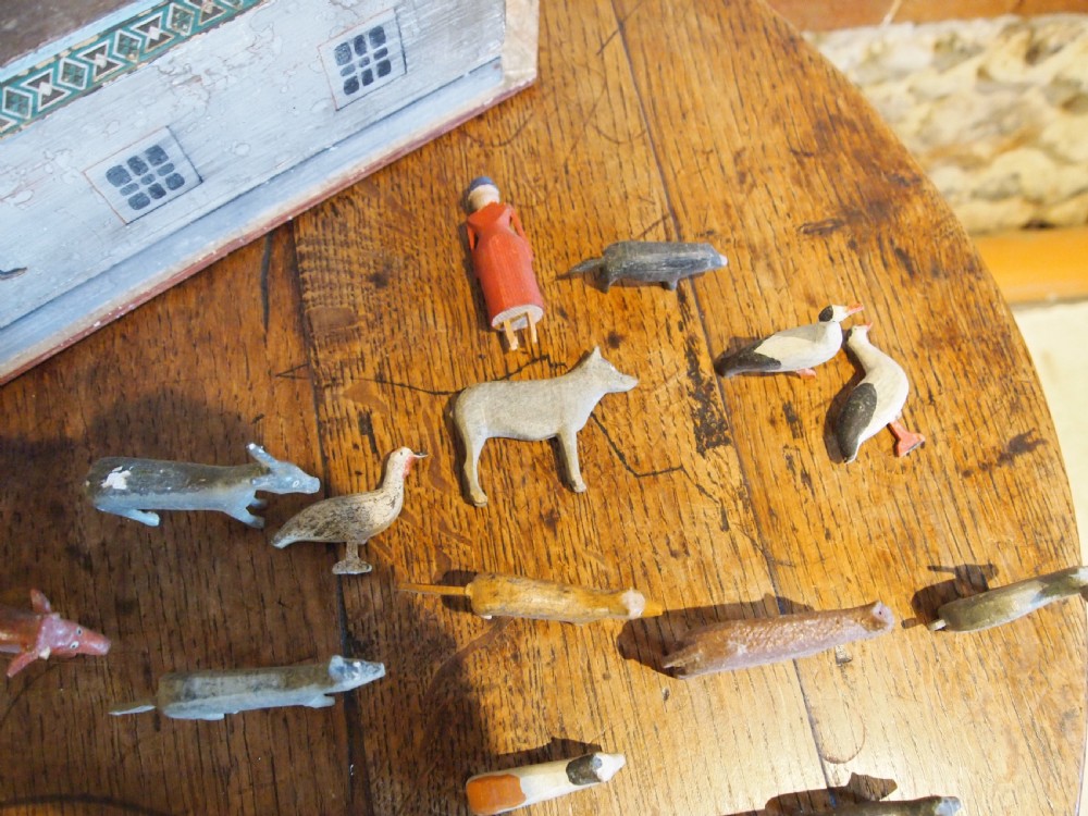 Noahs Ark rare folk art Victorian Ark and figures c1890 View IX