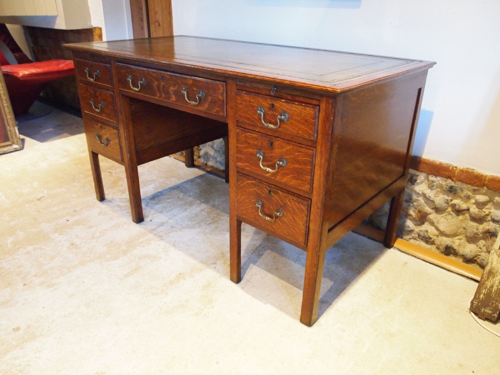 Desk fine quality Edwardian Oak large kneehole c1910 View X