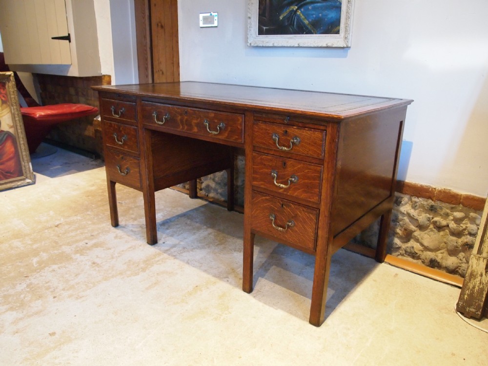 Desk fine quality Edwardian Oak large kneehole c1910 View XIII