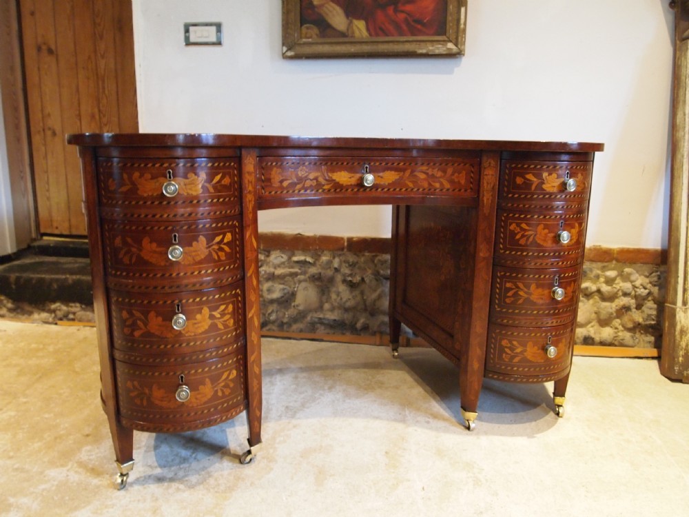 Desk fine stunning Edwards & Roberts Victorian kidney shaped c1870