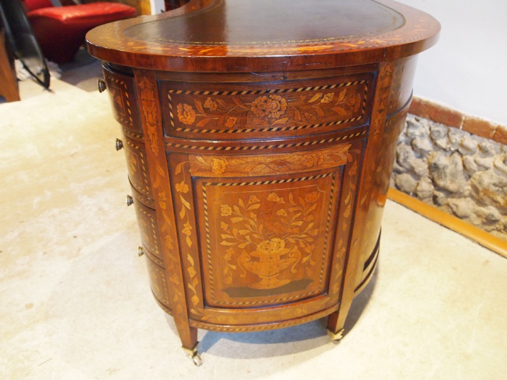 Desk fine stunning Edwards & Roberts Victorian kidney shaped c1870 View VI