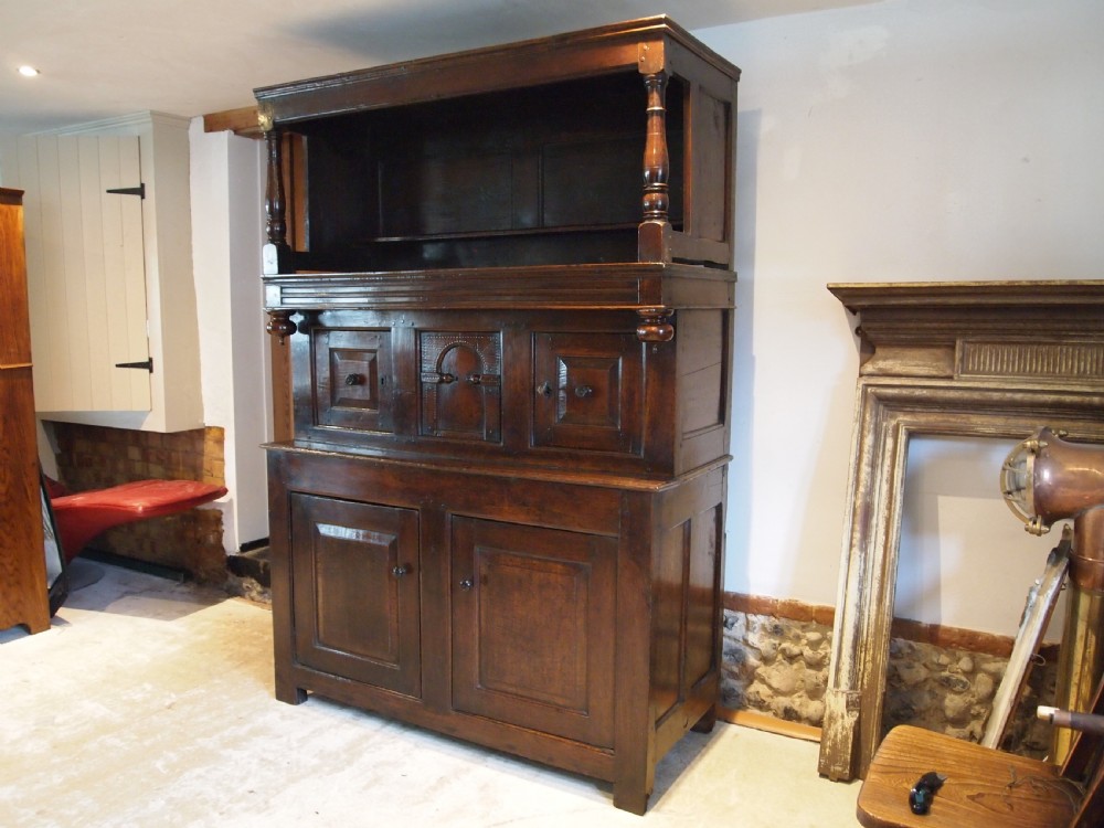 Cupboard stunning Welsh Oak Cwpwrdd Tridarn c1700 View VIII