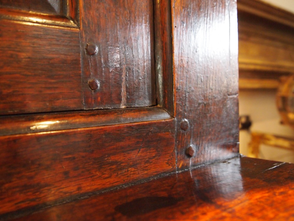Cupboard stunning Welsh Oak Cwpwrdd Tridarn c1700 View XII