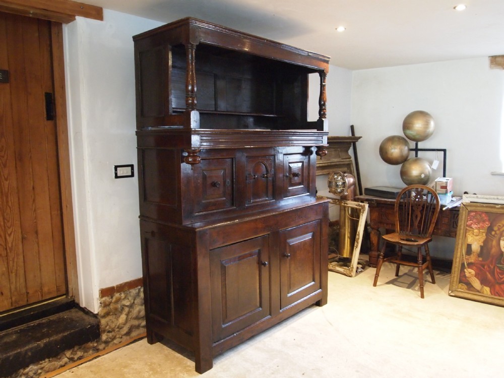 Cupboard stunning Welsh Oak Cwpwrdd Tridarn c1700 View XX