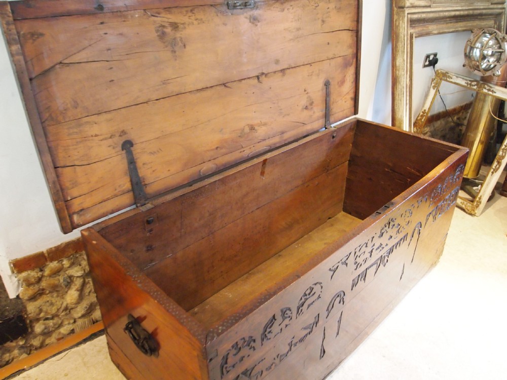 Chest trunk coffer rare Cypress wood Italian 16th Century c1580 View IX