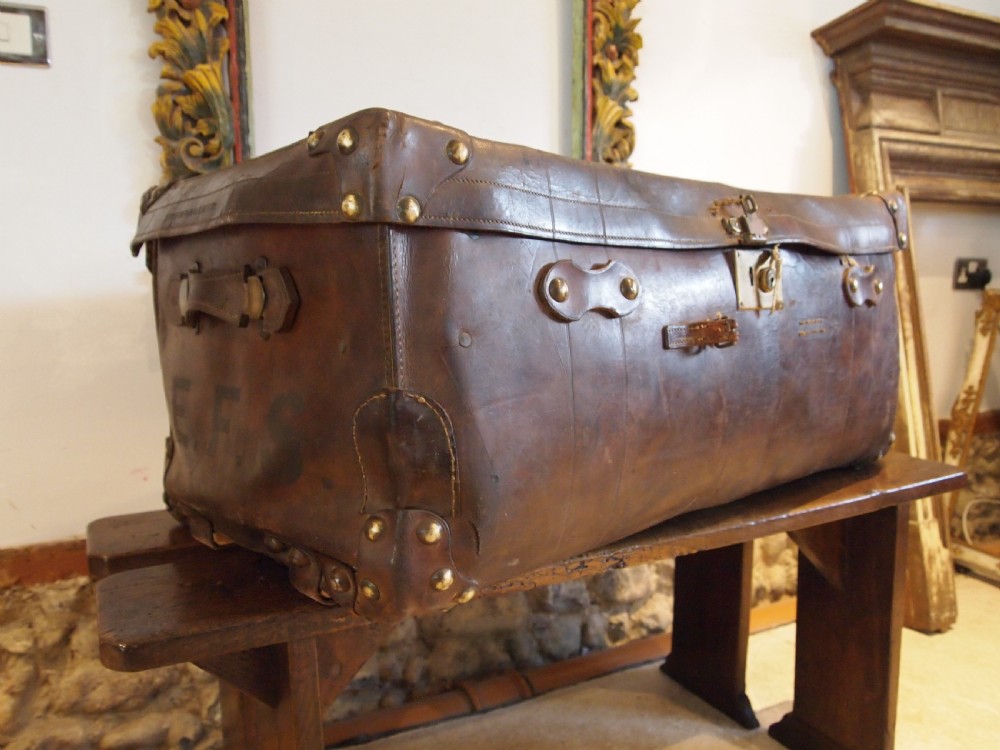 Suitcase trunk Leather Victorian by Reeves & Smith Bristol c1880 View VI
