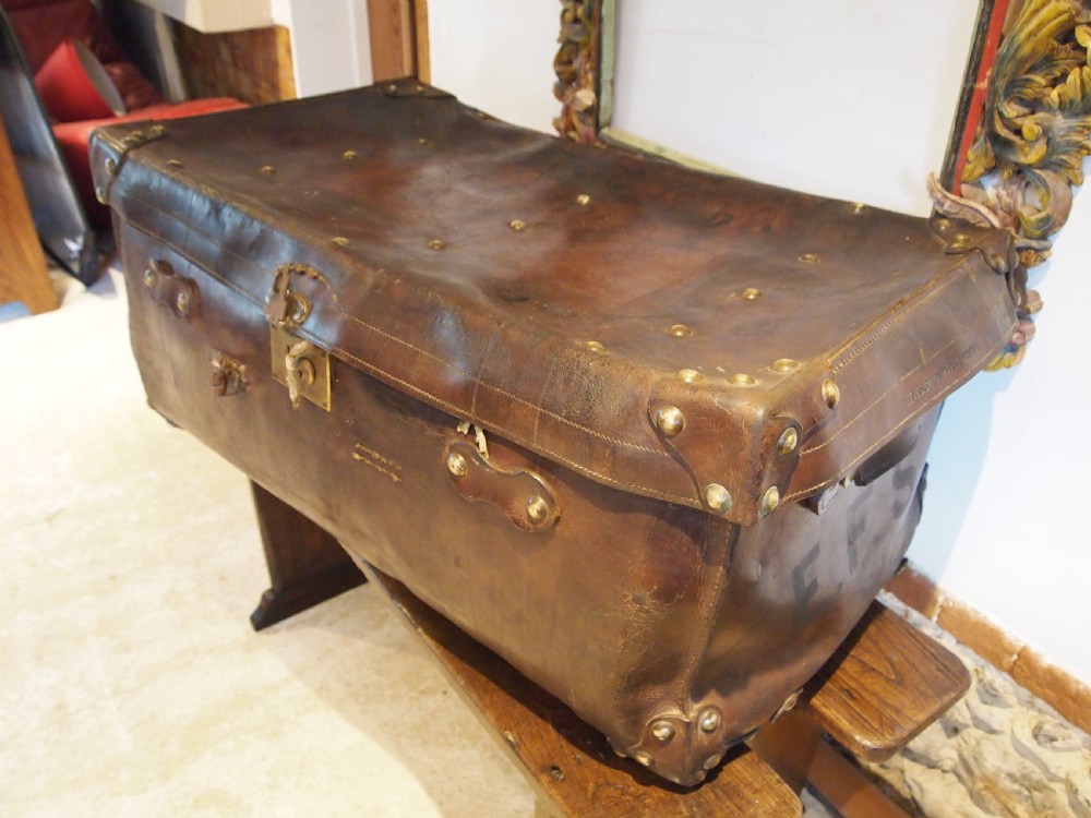 Suitcase trunk Leather Victorian by Reeves & Smith Bristol c1880 View VIII