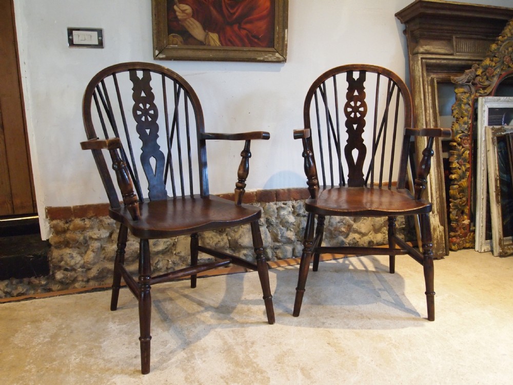 Chairs fine pair of Victorian Windsor wheelback carvers c1890 View IV