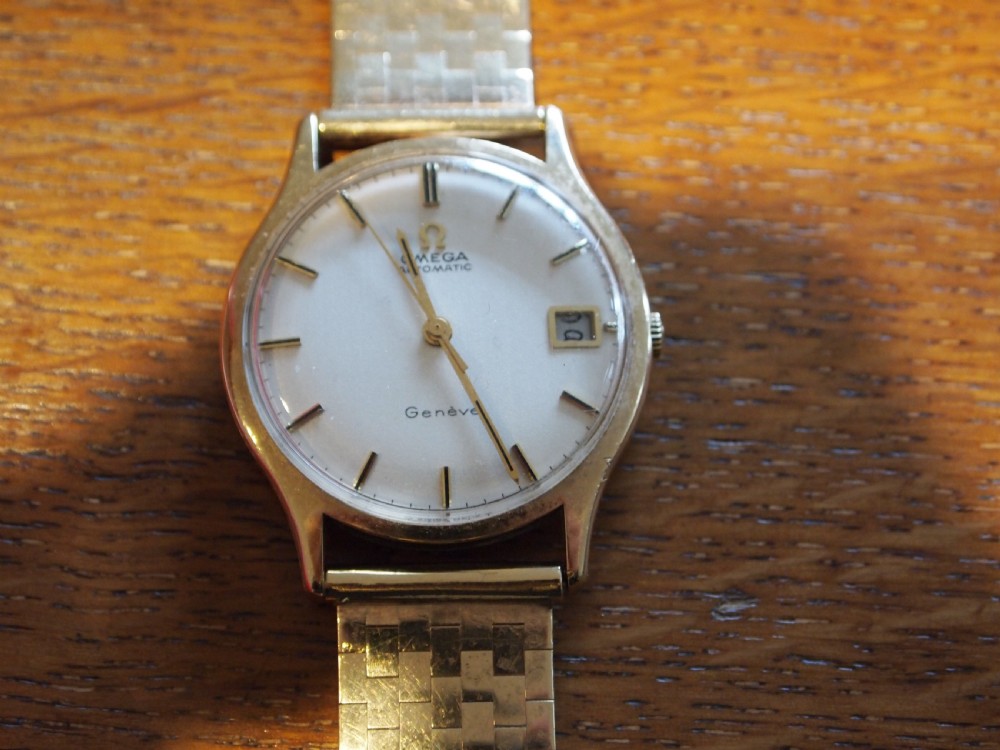 Watch Omega Geneve date solid 9ct Gold stunning rare bracelet c1960 View II