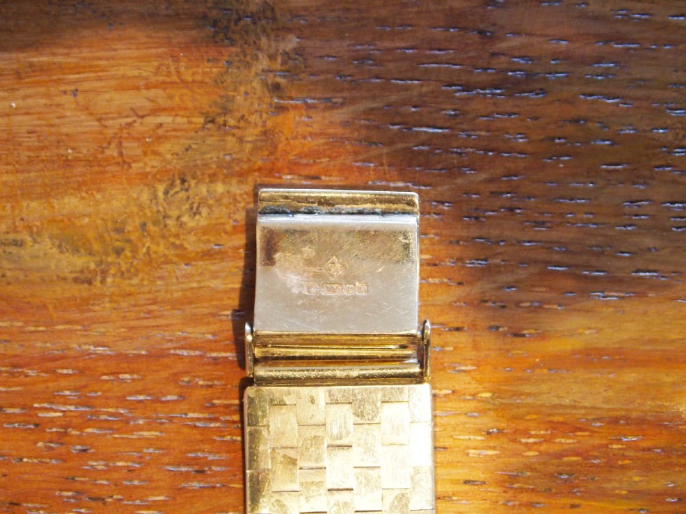Watch Omega Geneve date solid 9ct Gold stunning rare bracelet c1960 View IV