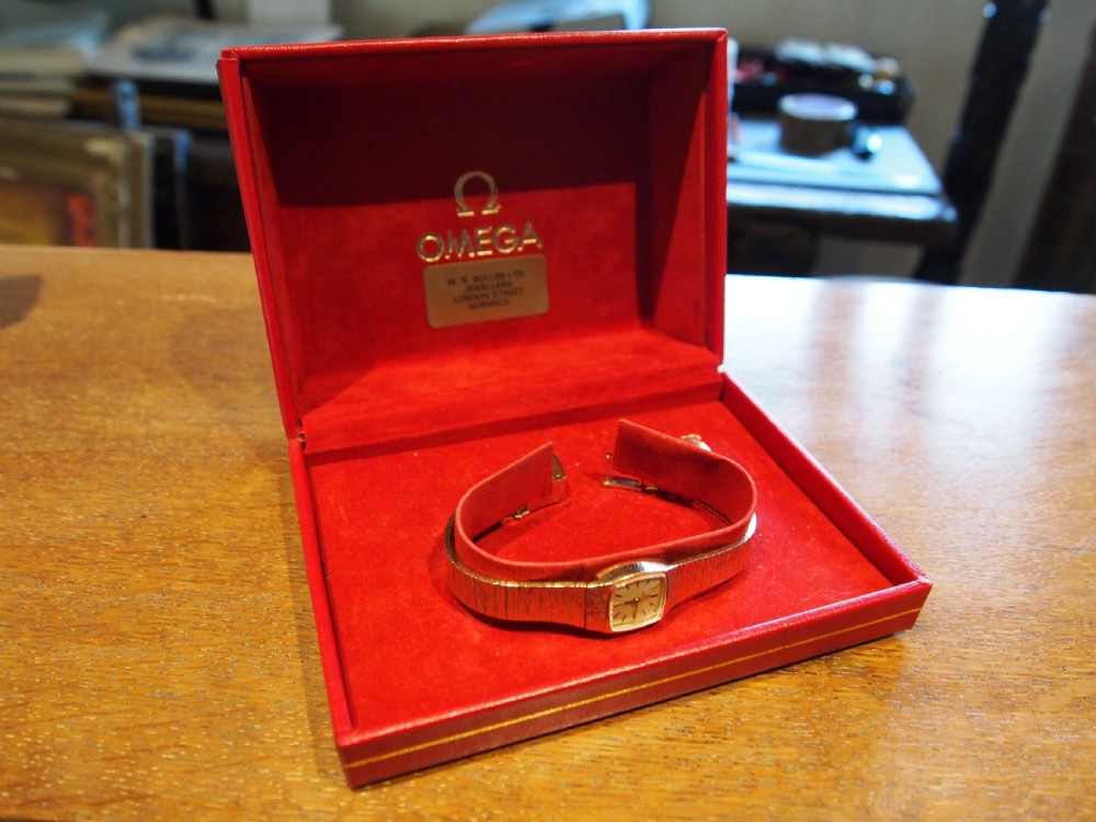 Watch ladies Omega solid 9ct Gold c1960 View IX