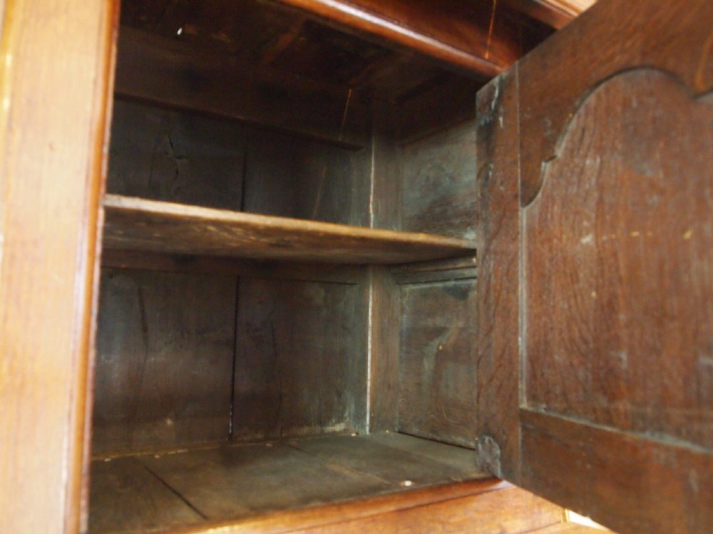 Cupboard stunning Welsh Oak Cwpwrdd Deuddarn c1740 View XIII