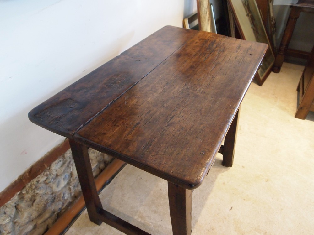Table stunning rare Spanish Walnut 18th century side hall lamp c1750 View II