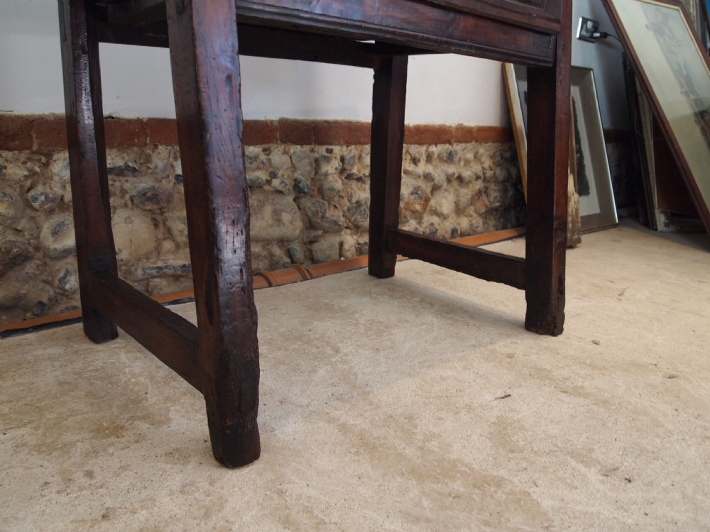 Table stunning rare Spanish Walnut 18th century side hall lamp c1750 View III