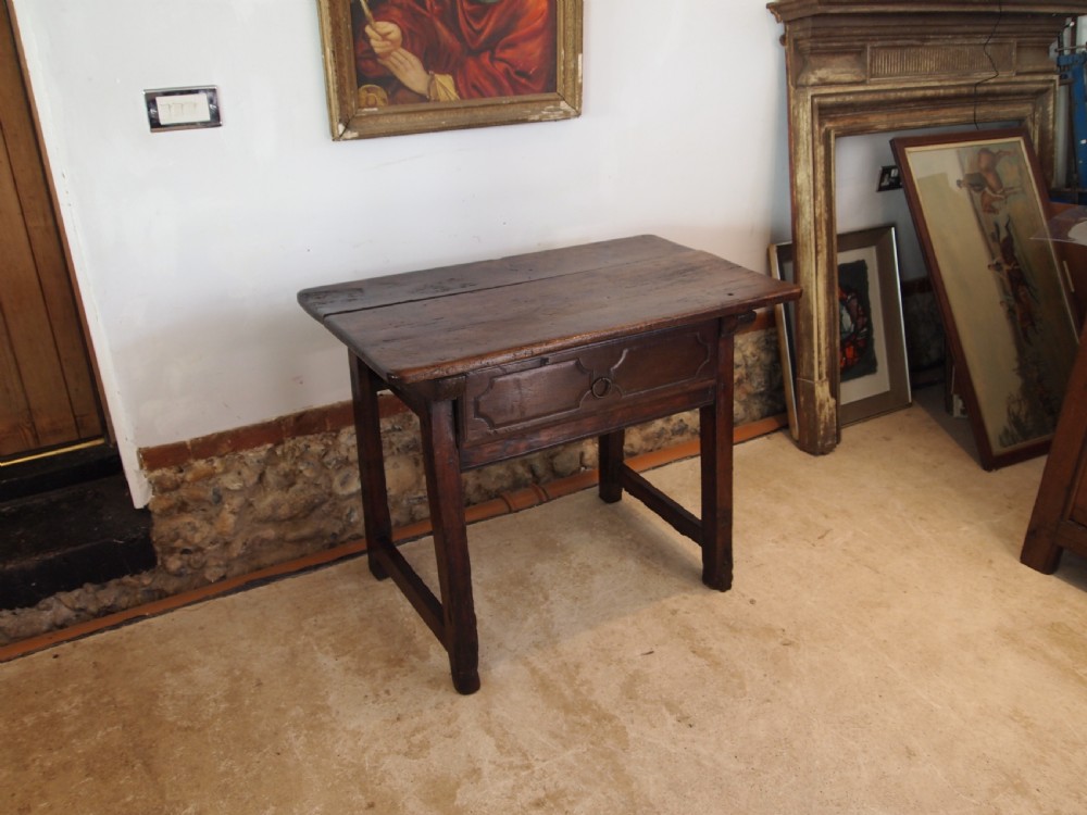 Table stunning rare Spanish Walnut 18th century side hall lamp c1750 View VIII