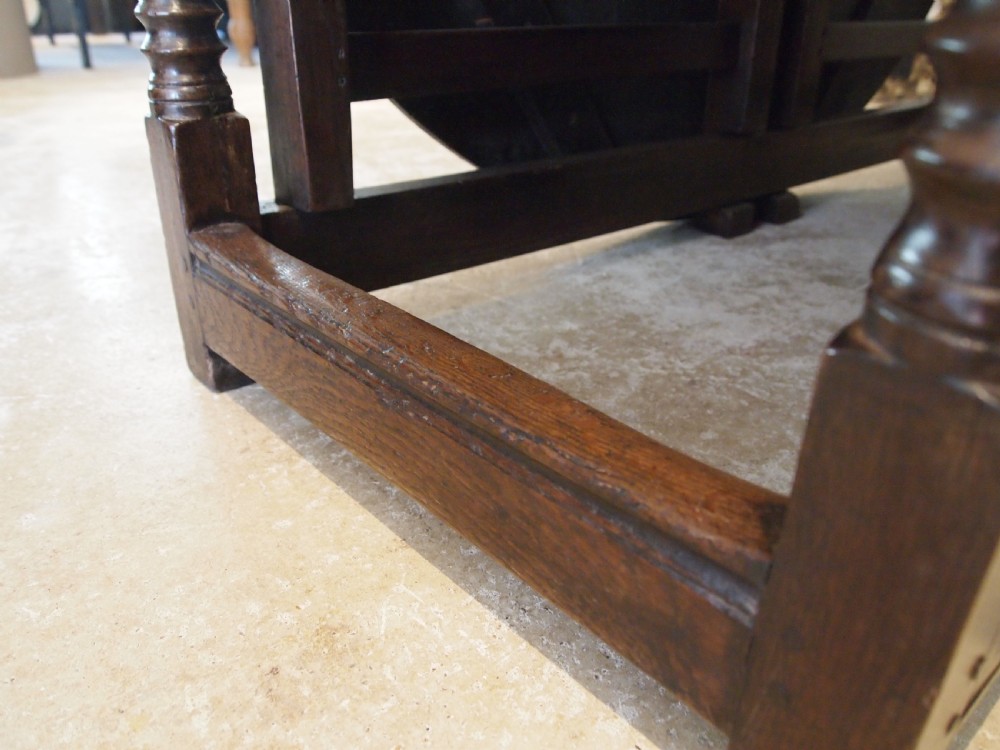 Table large Oak gateleg 18th century and later seats 8 c1700 View III