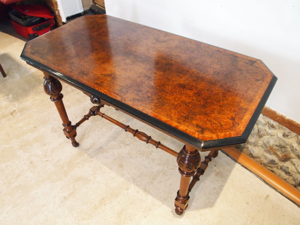 Table stunning Victorian burr Walnut sofa side hall lamp c1870