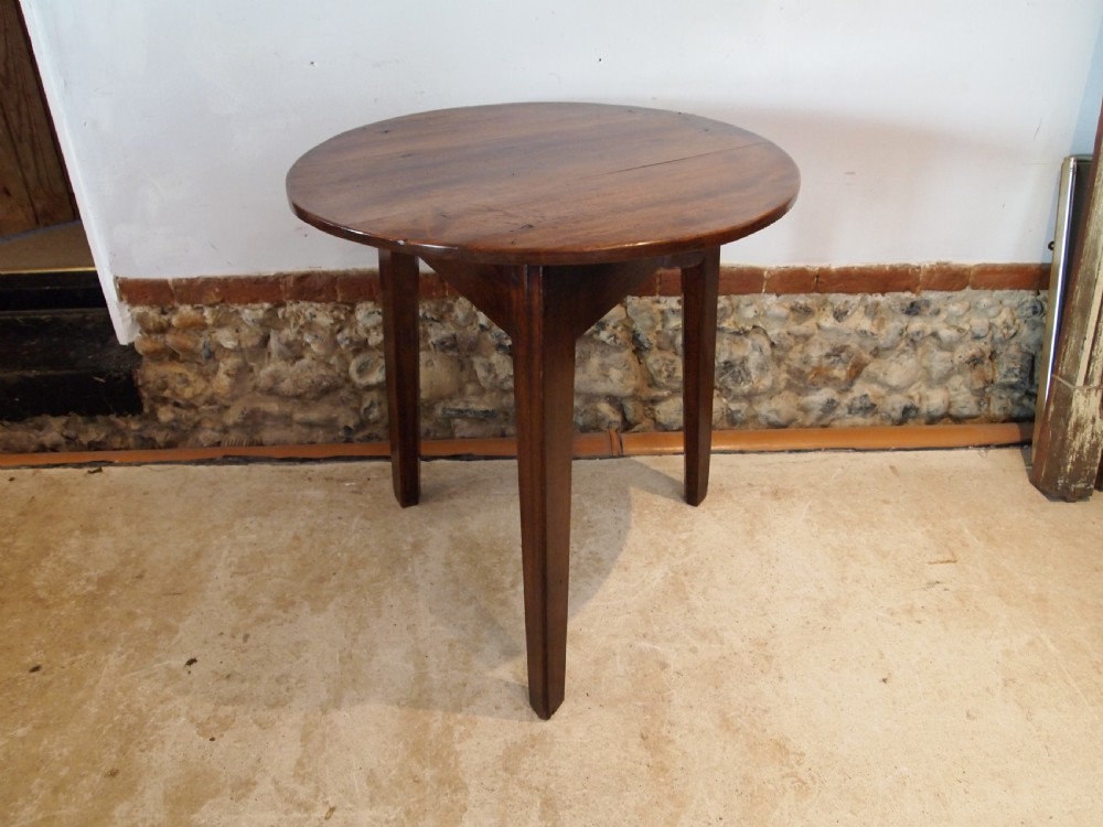 Table rare Victorian Cherry cricket or tavern table c1850