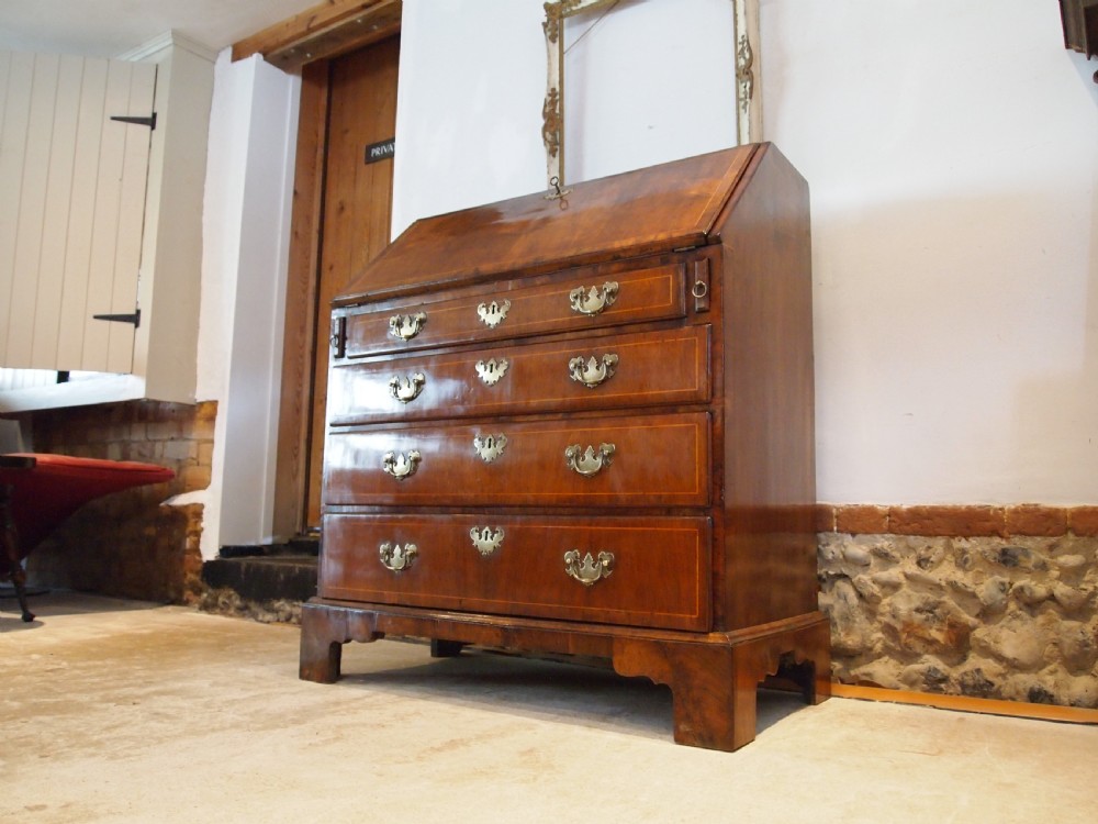 Bureau George II Walnut original brasses small c1740