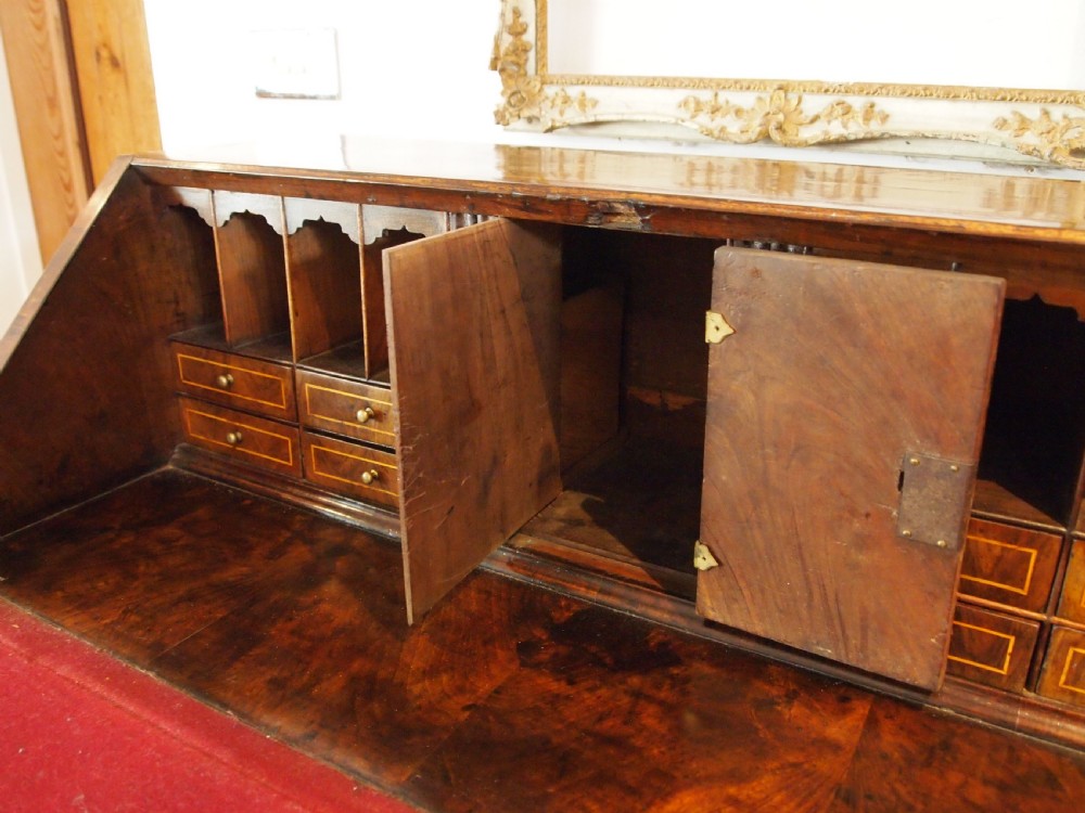 Bureau George II Walnut original brasses small c1740 View XIII