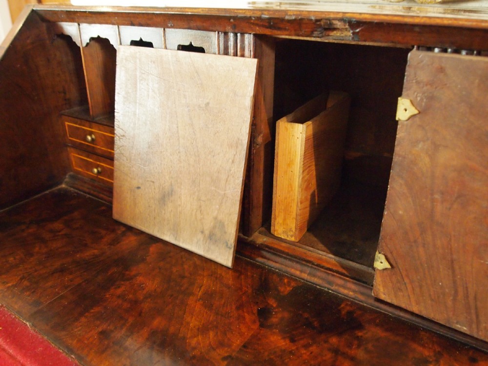 Bureau George II Walnut original brasses small c1740 View XIV
