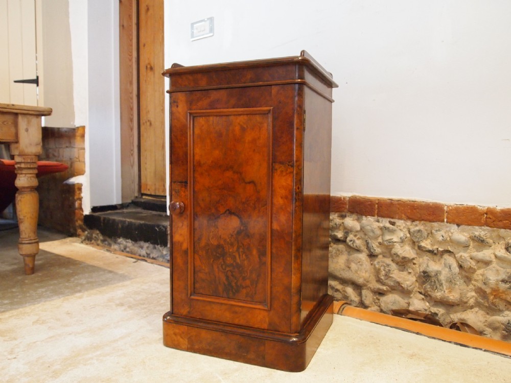 Bedside cabinet cupboard fine Burr Walnut Victorian c1860 View XIII
