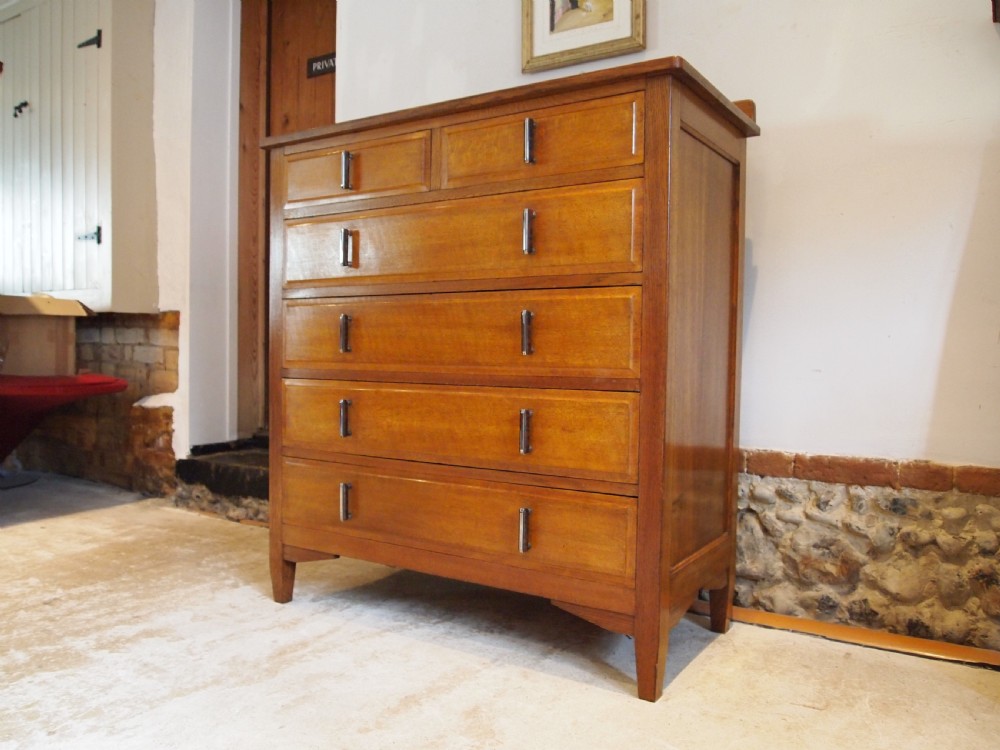Chest of drawers fine Art Deco Oak manner of Heals c1920