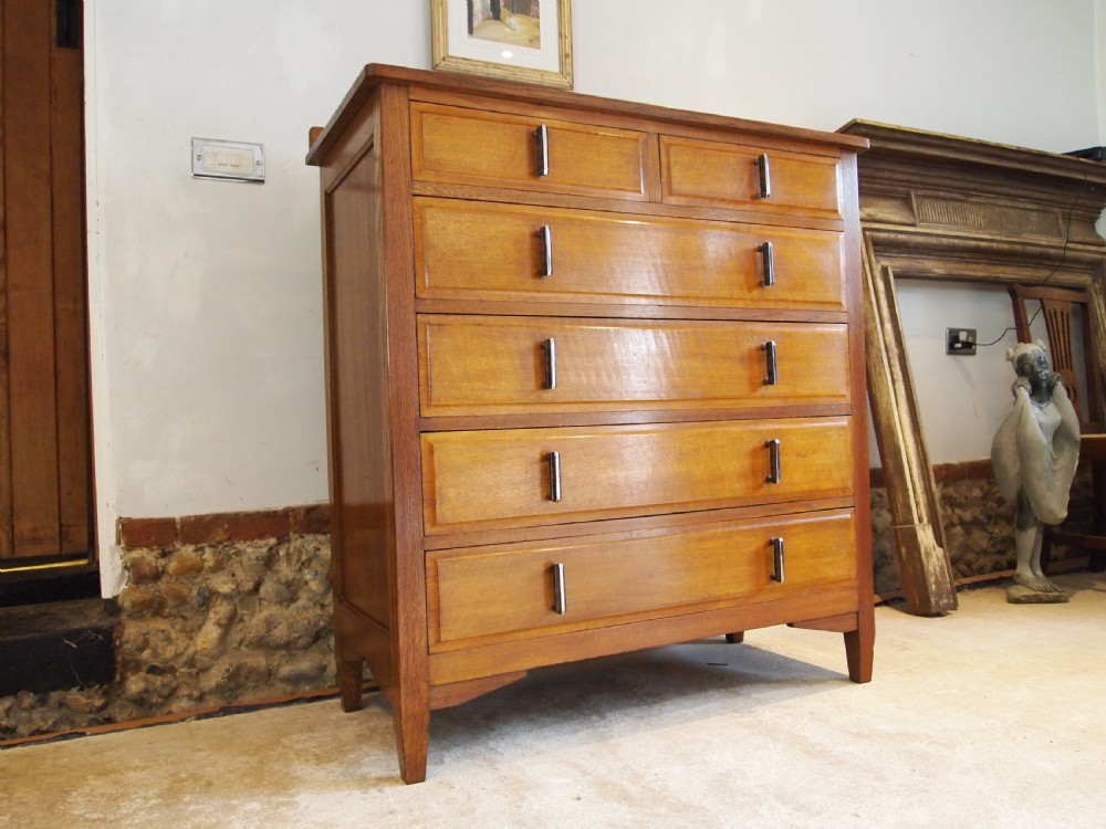 Chest of drawers fine Art Deco Oak manner of Heals c1920 View II