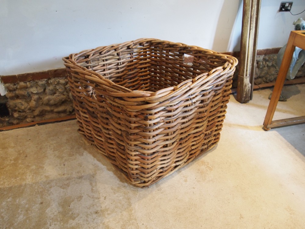 Log basket large country house c1930 View IX